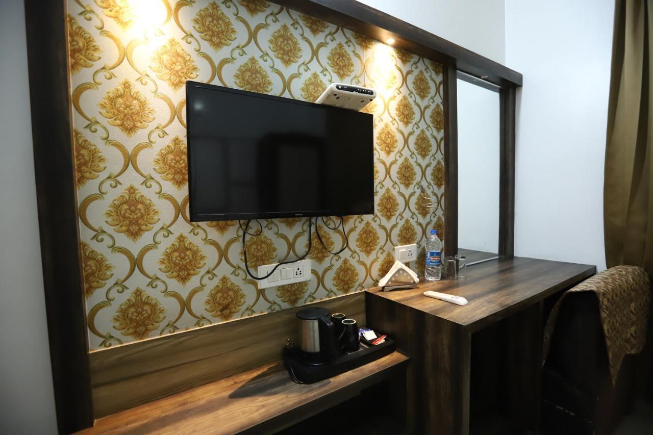 Hotel Malhotra Inn 50 Meter From Golden Temple Amritsar Buitenkant foto