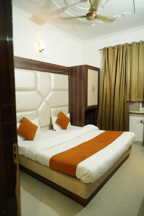 Hotel Malhotra Inn 50 Meter From Golden Temple Amritsar Buitenkant foto
