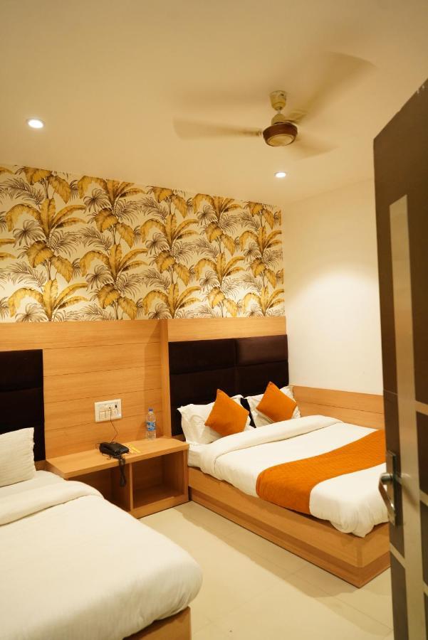 Hotel Malhotra Inn 50 Meter From Golden Temple Amritsar Buitenkant foto