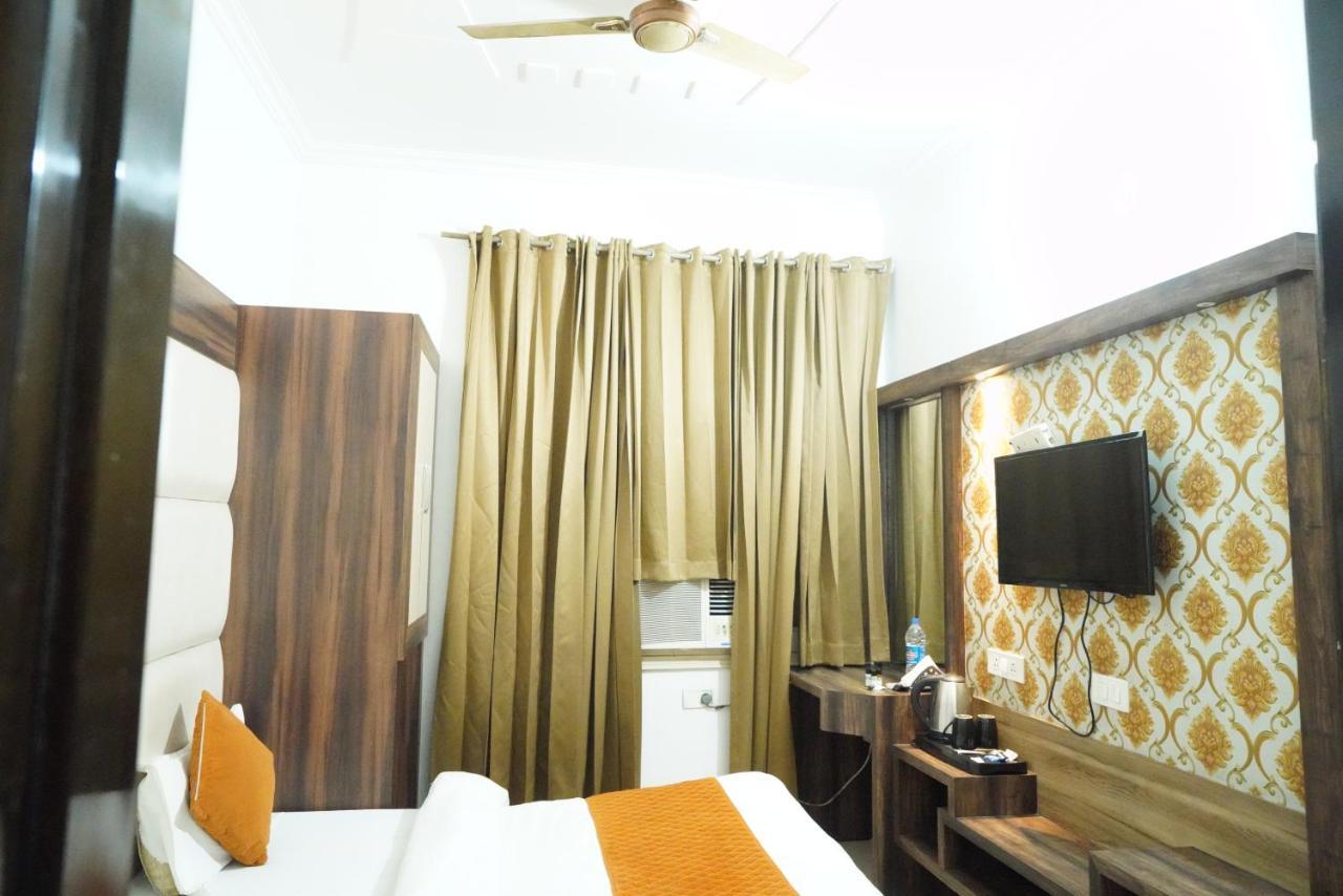 Hotel Malhotra Inn 50 Meter From Golden Temple Amritsar Buitenkant foto