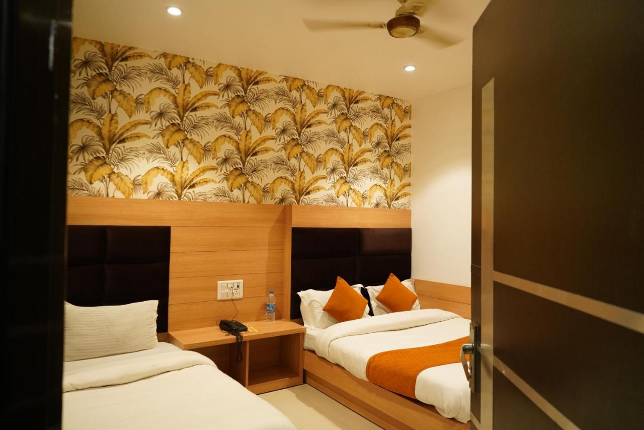 Hotel Malhotra Inn 50 Meter From Golden Temple Amritsar Buitenkant foto