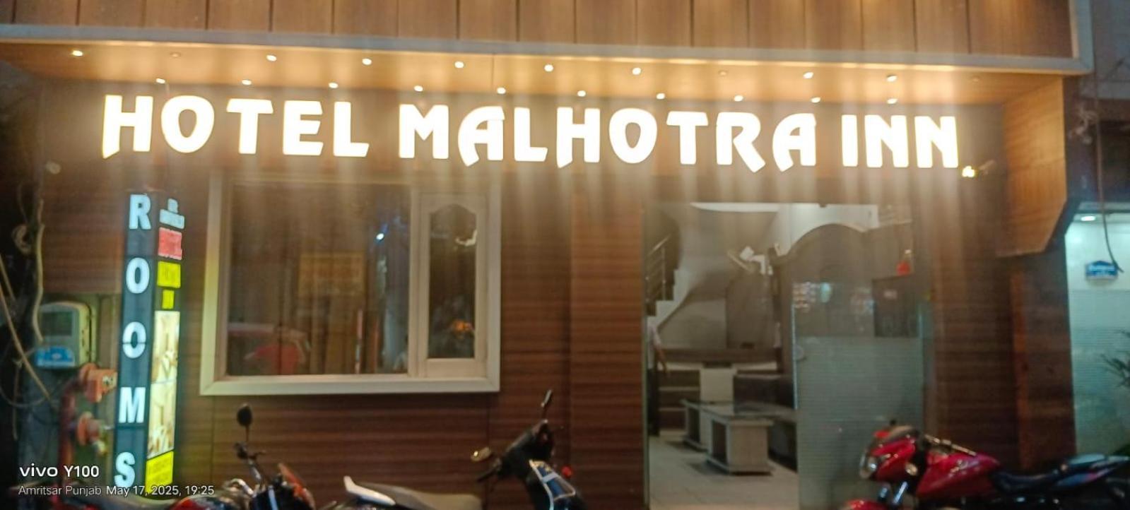 Hotel Malhotra Inn 50 Meter From Golden Temple Amritsar Buitenkant foto