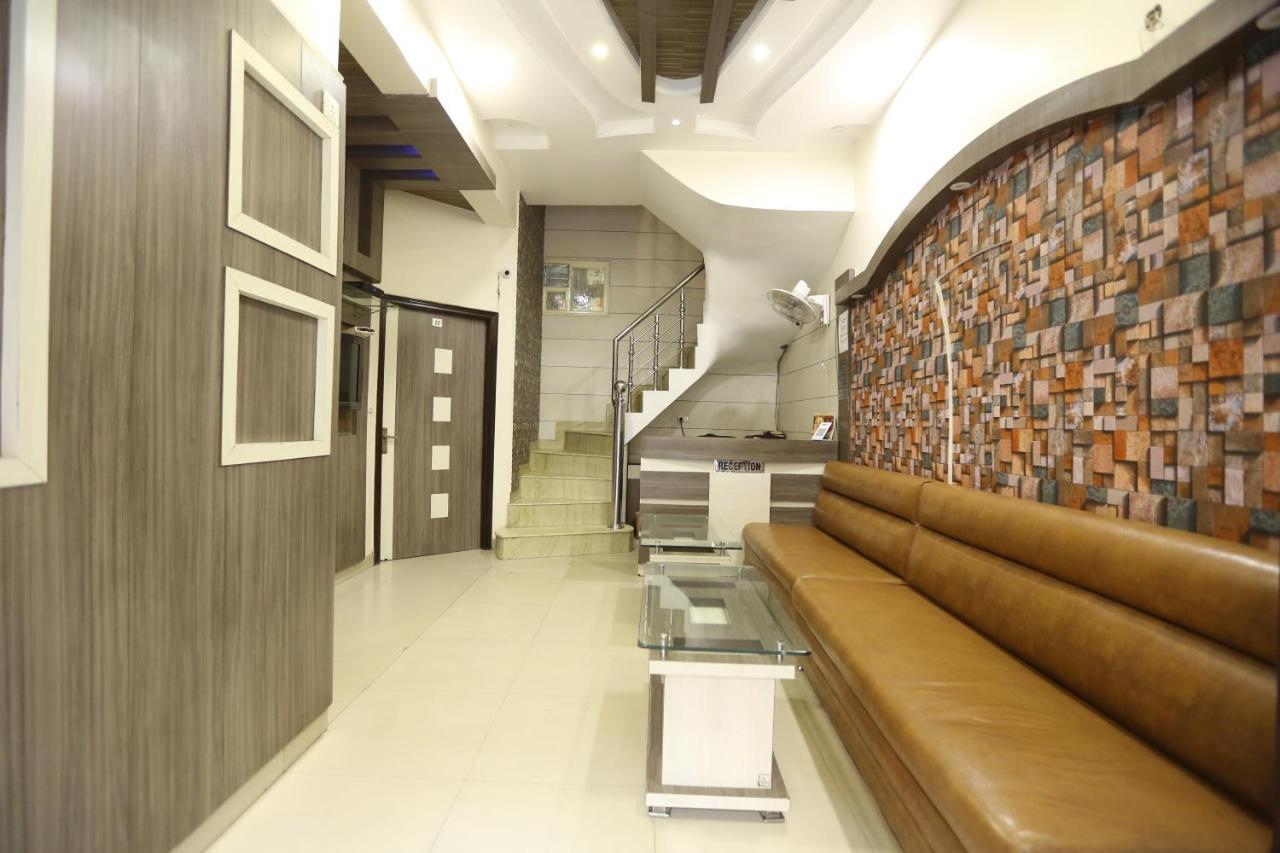 Hotel Malhotra Inn 50 Meter From Golden Temple Amritsar Buitenkant foto