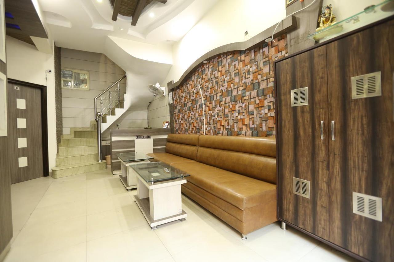 Hotel Malhotra Inn 50 Meter From Golden Temple Amritsar Buitenkant foto