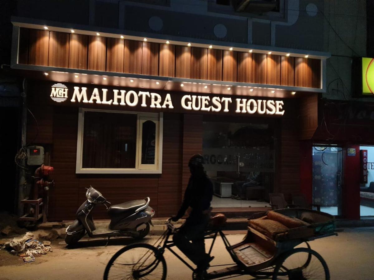 Hotel Malhotra Inn 50 Meter From Golden Temple Amritsar Buitenkant foto